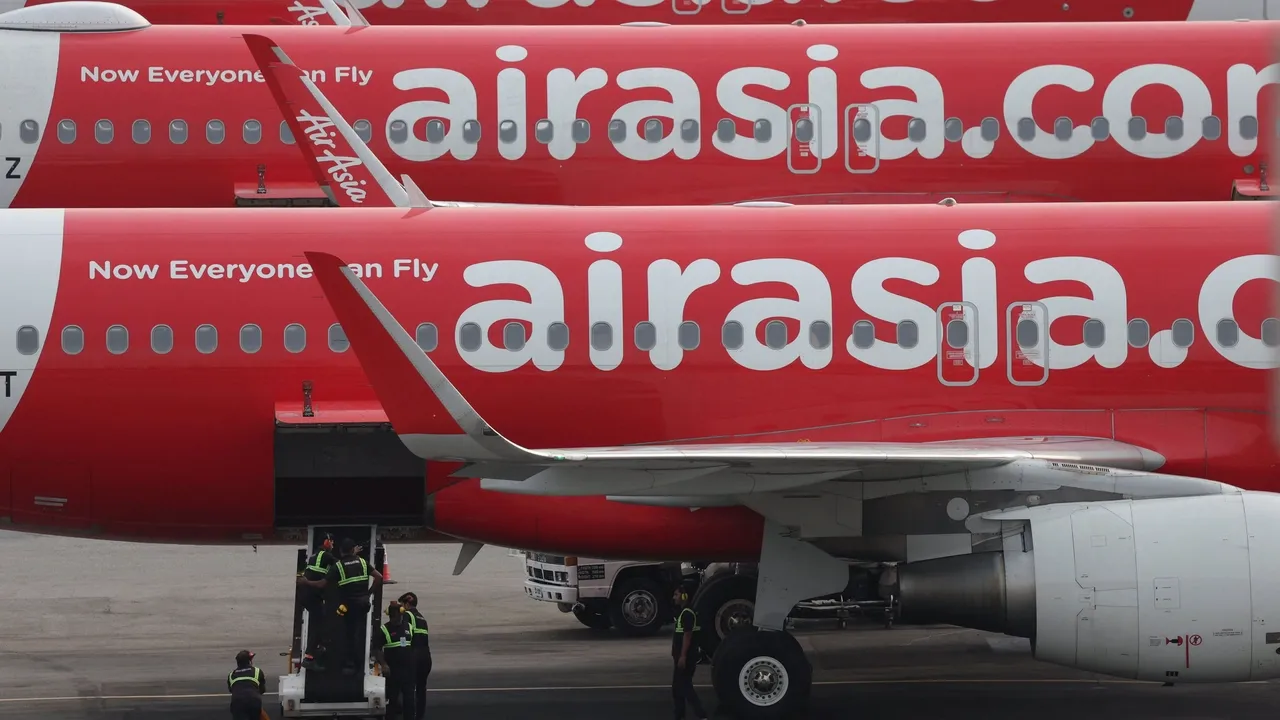 “AirAsia” 19 milliard dollarlık kileşü imzaladı