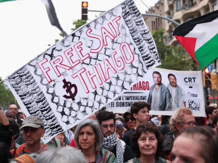 Espanha convoca embaixador israelita sobre 'intolerável' detenção de ativista da flotilha de Gaza