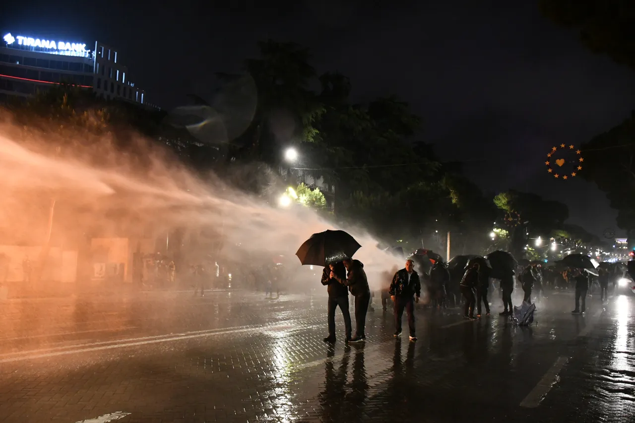 Albanija: Tenzije i sukobi na protestu opozicije