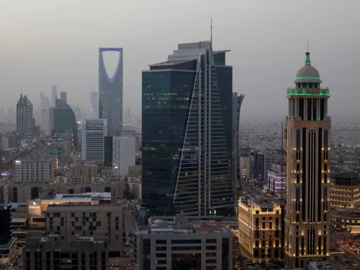 Arábia Saudita nega ter autorizado utilização do espaço aéreo para operações militares ofensivas