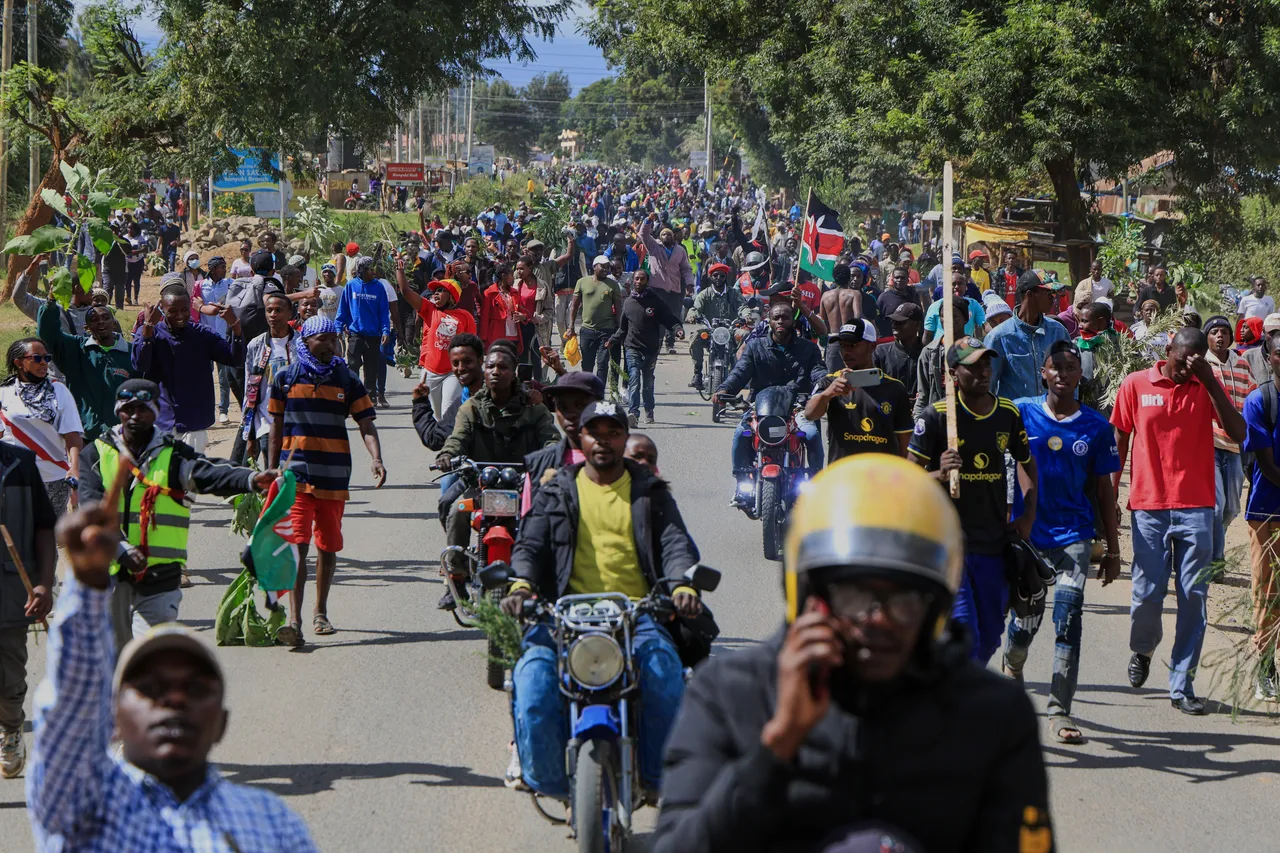 Hundreds protest outside Kenya’s Ebola quarantine centre for US citizens