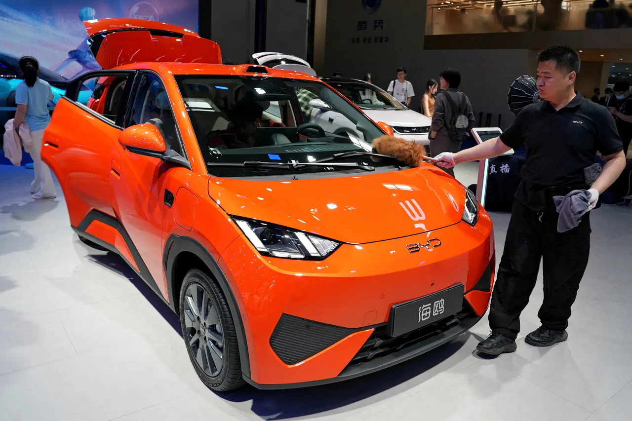 Pentagon zet Chinese tech- en autogiganten Alibaba en BYD op militaire zwarte lijst
