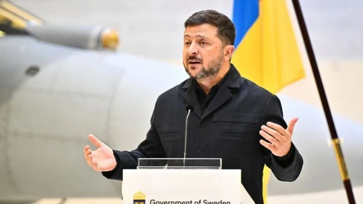Kiev afirma ter atingido um oleoduto e um depósito de petróleo russos