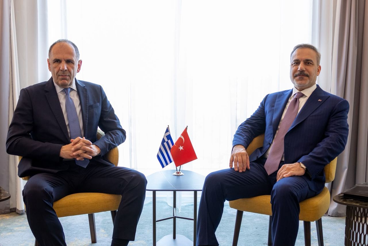 Fidan dhe Gerapetritis shkëmbejnë pikëpamje mbi marrëdhëniet Türkiye Greqi dhe bashkëpunimin rajonal