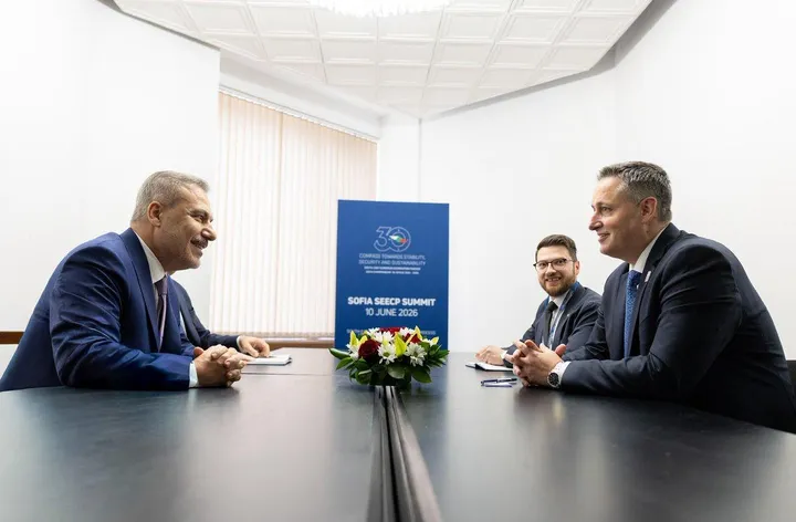 Hakan Fidan se u Sofiji sastao s Denisom Bećirovićem
