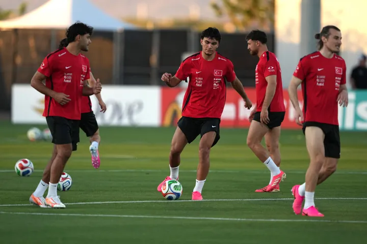 Türkiye seek Paraguay win to revive World Cup hopes