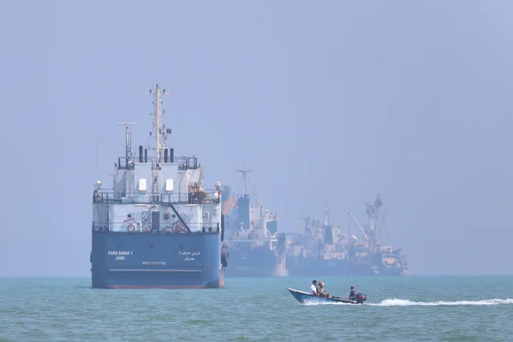 Pemerintah Indonesia beralih ke minyak Afrika di tengah ketegangan Selat Hormuz