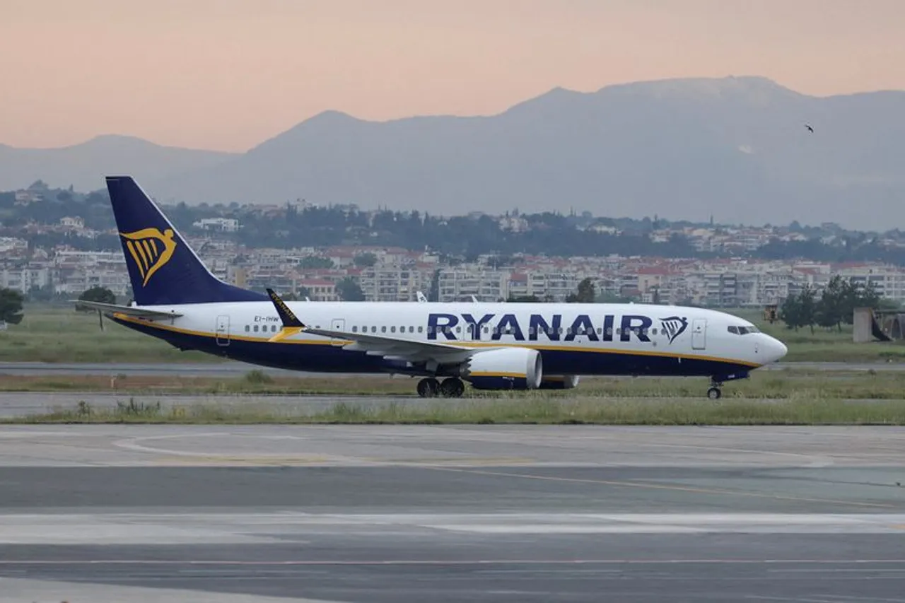 Britanski regulator: Ryanair na udaru istrage zbog plaćanja naknade roditeljima koji sjede s djecom