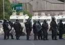 Tre persona të tjerë arrestohen ndërsa trazirat po qetësohen në Irlandën e Veriut