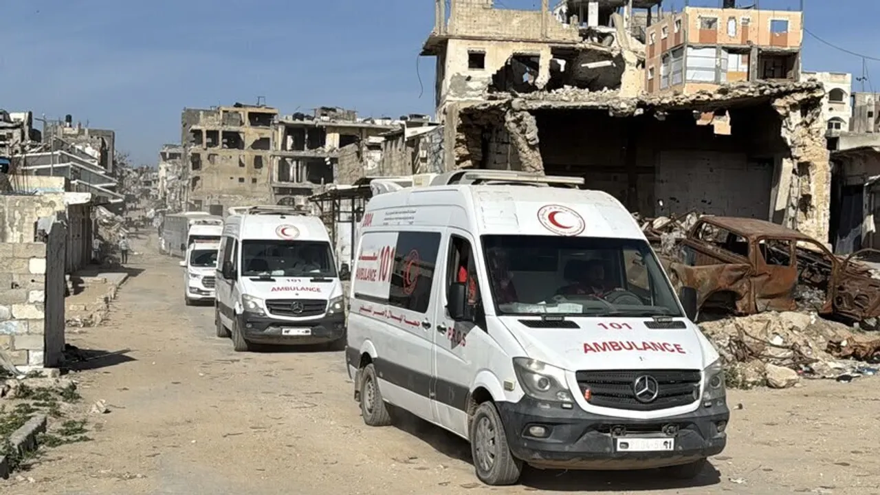 Izraeli plagos pesë persona në bombardimin e shkollës në Gaza ku strehohen palestinezë të zhvendosur