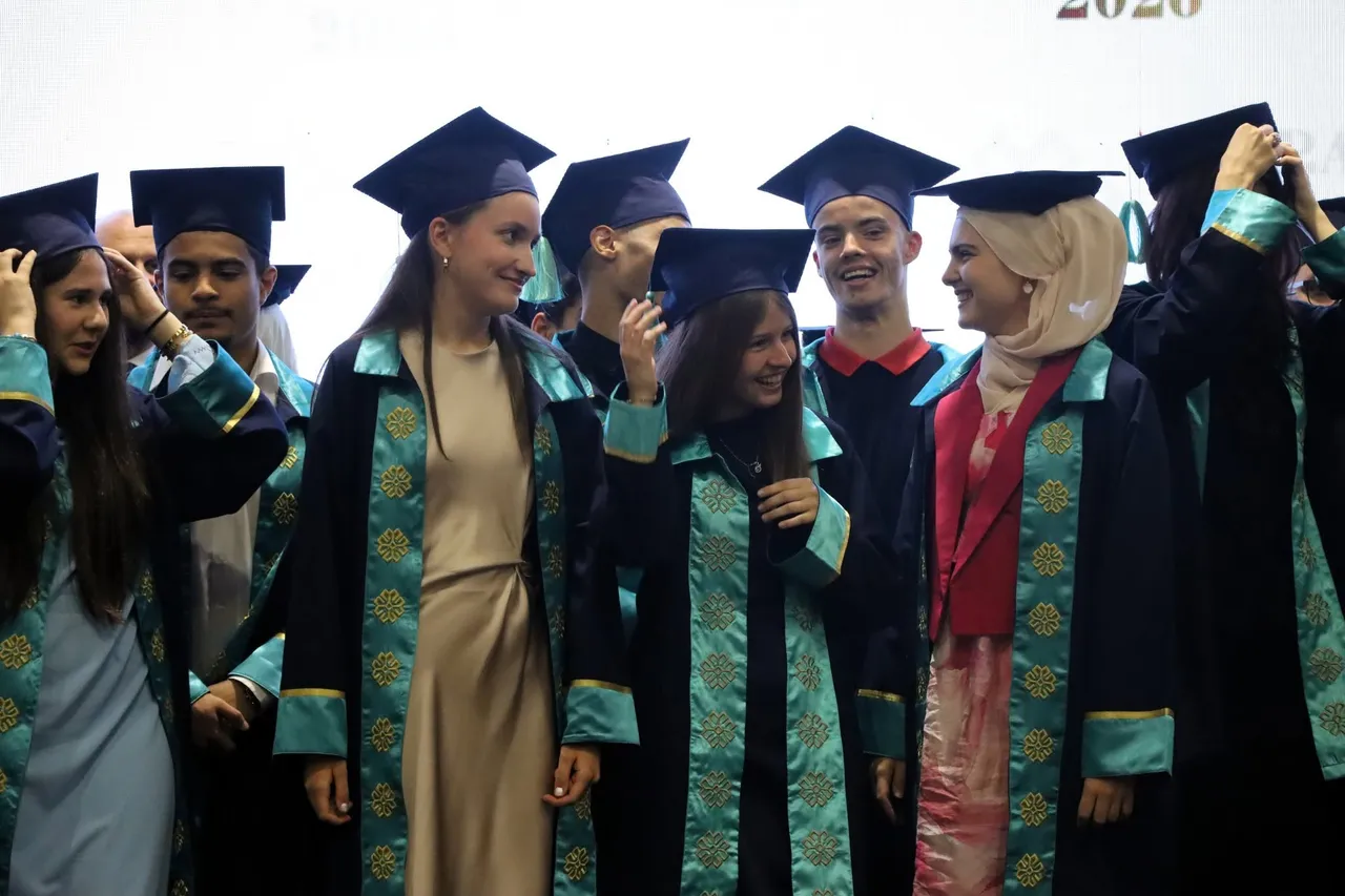 Svečano uručene diplome maturantima Međunarodnih Maarif škola u BiH