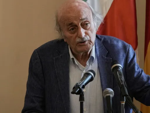 جنبلاط: لا إمكانية للسلام مع إسرائيل ولبنان بحاجة إلى جيش قوي وقوات دولية لمنع أي غزو جديد