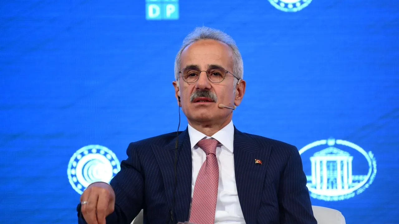 وزير تركي: استثمرنا 355 مليار دولار في النقل خلال 23 عاماً