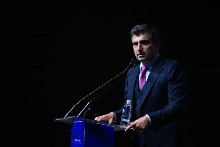 Бајрактар предупреди за заканата од технолошките монополисти потпомогнати од ВИ