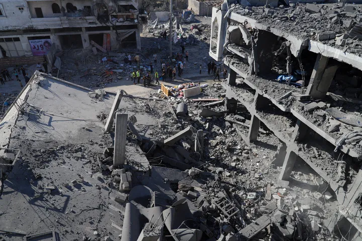 Thousands of Palestinians buried beneath Gaza rubble may never be identified: ICRC