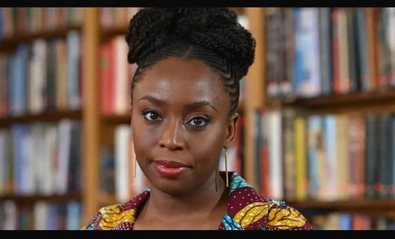 Nigerijska spisateljica Chimamanda optužuje bolnicu u Lagosu da odgađa istragu o smrti njenog sina