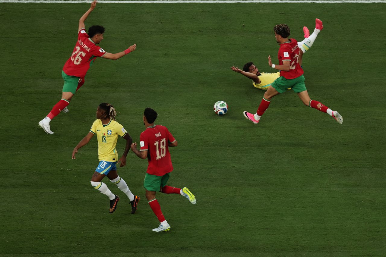 Brazil hold Morocco to draw in World Cup