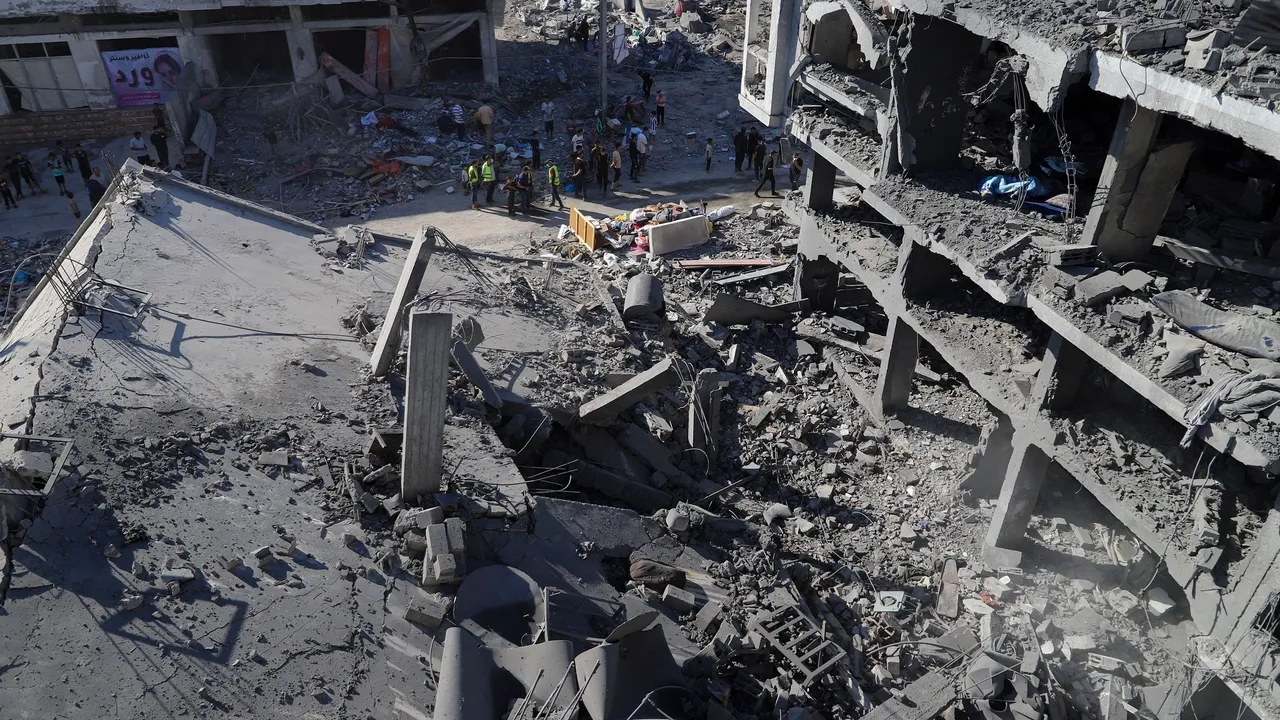 Thousands of Palestinians buried beneath Gaza rubble may never be identified: ICRC