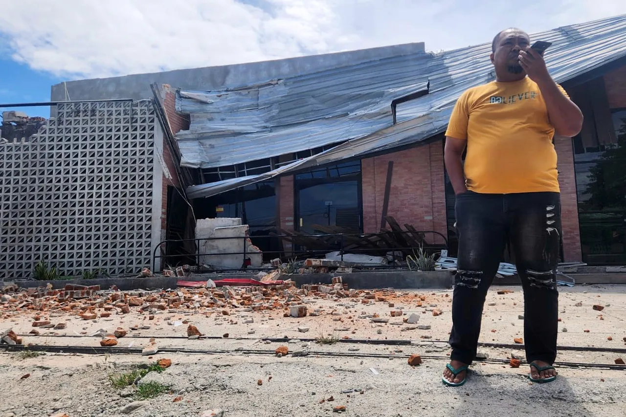 6.7-magnitude earthquake rattles Indonesia's Palu, damaging buildings
