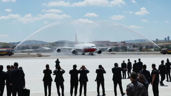 Novo aeroporto é inaugurado na capital turca antes da cimeira da NATO