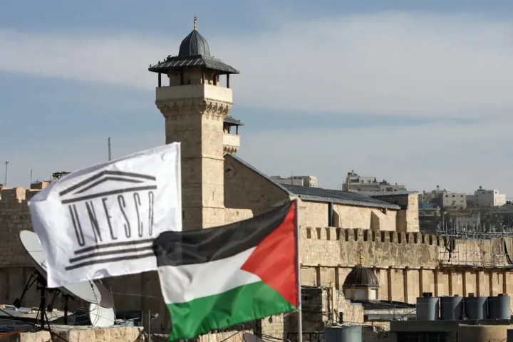 ישראל שללה מהפלסטינים סמכויות מוניציפליות באל-חליל שניתנו במסגרת הסכם מתקופת אוסלו
