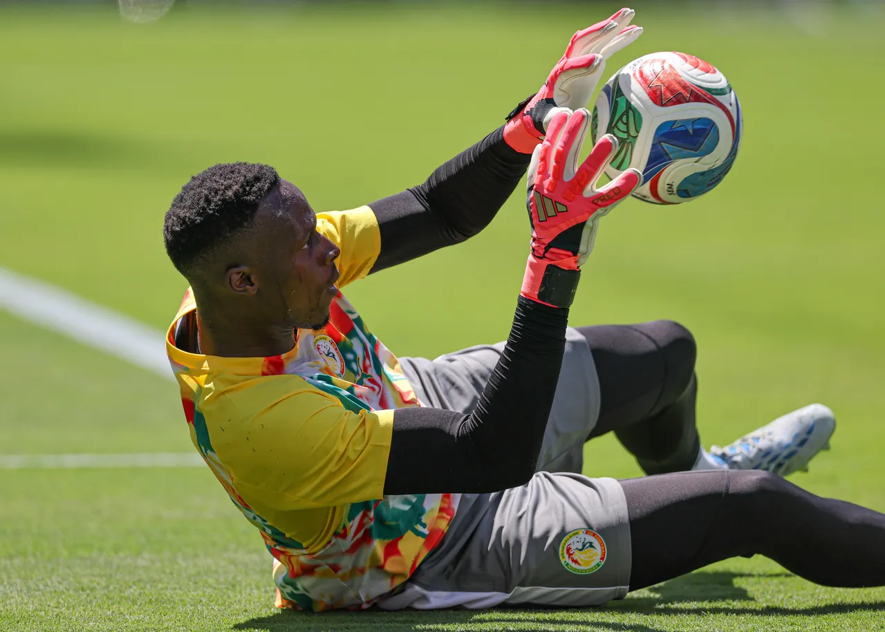 Senegal goalkeeper Mendy out with injury for knockout match against Belgium