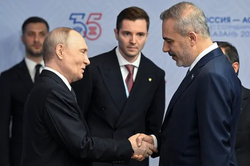 فيدان: بحثنا العلاقات الثنائية مع موسكو ومستعدون لاستضافة مفاوضات جديدة بين روسيا وأوكرانيا