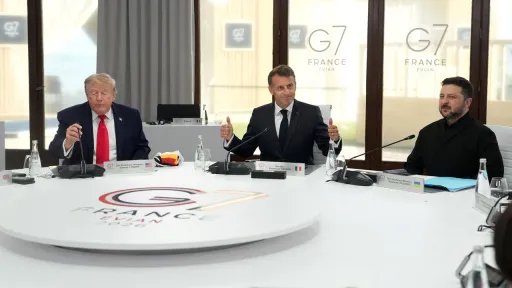 D.Tramp və V.Zelenski Fransada keçirilən G7 sammiti çərçivəsində bir araya gəliblər
