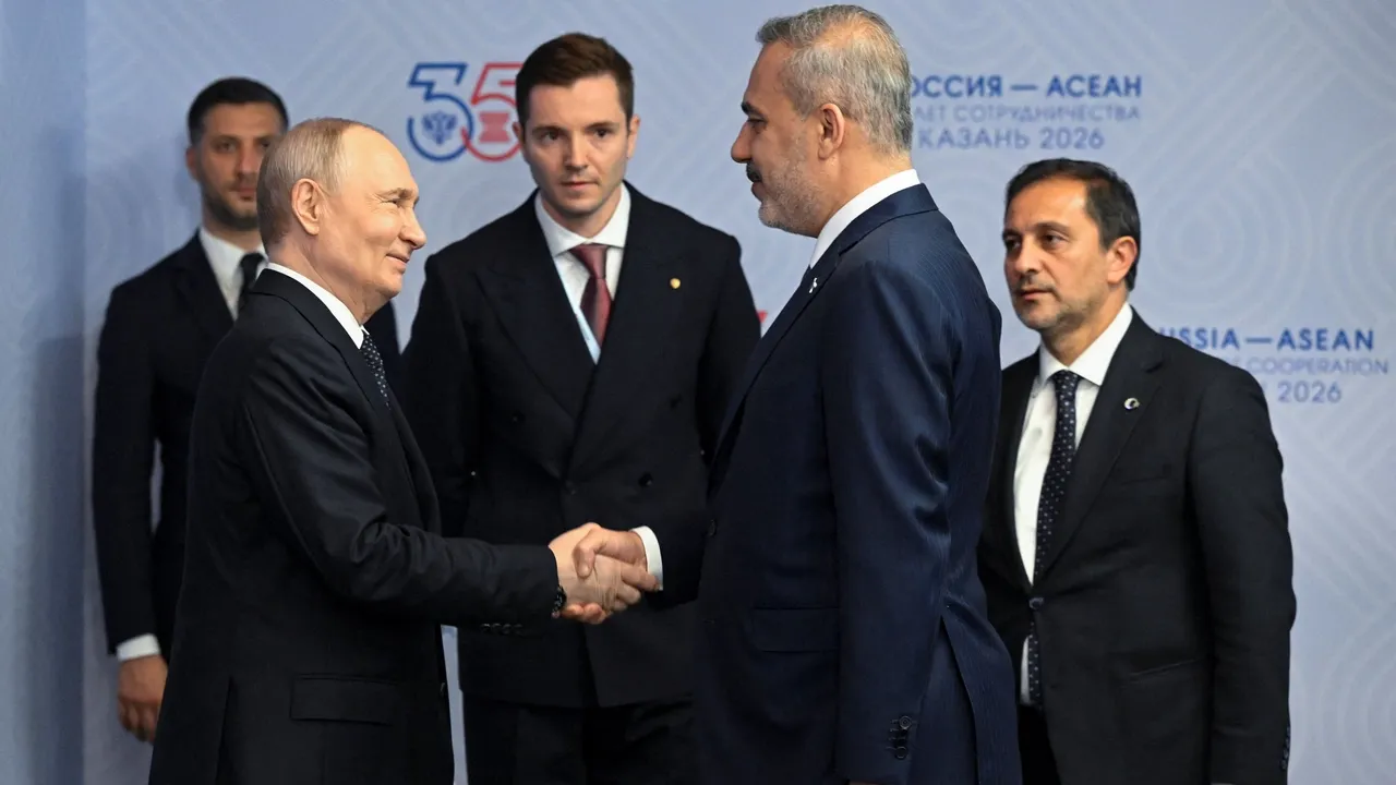 Хакан Фидан Владимир Путинмен кездесті