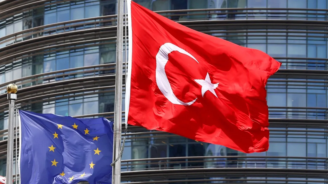 Анкара отвергла выводы доклада Европарламента по Турции