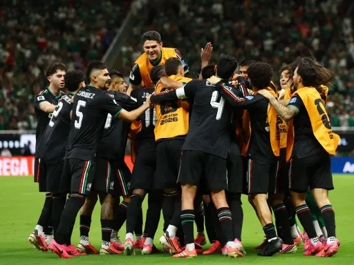 México tornou-se a primeira seleção a classificar-se para a fase eliminatória do Mundial