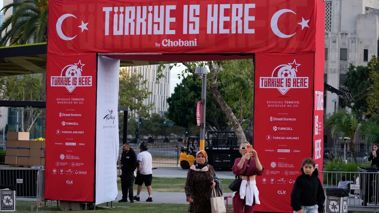 Los-Andjeles üzägendä "Törek moxite zonası" üz işeklären aça