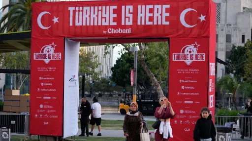 Los-Andjeles üzägendä "Törek moxite zonası" üz işeklären aça