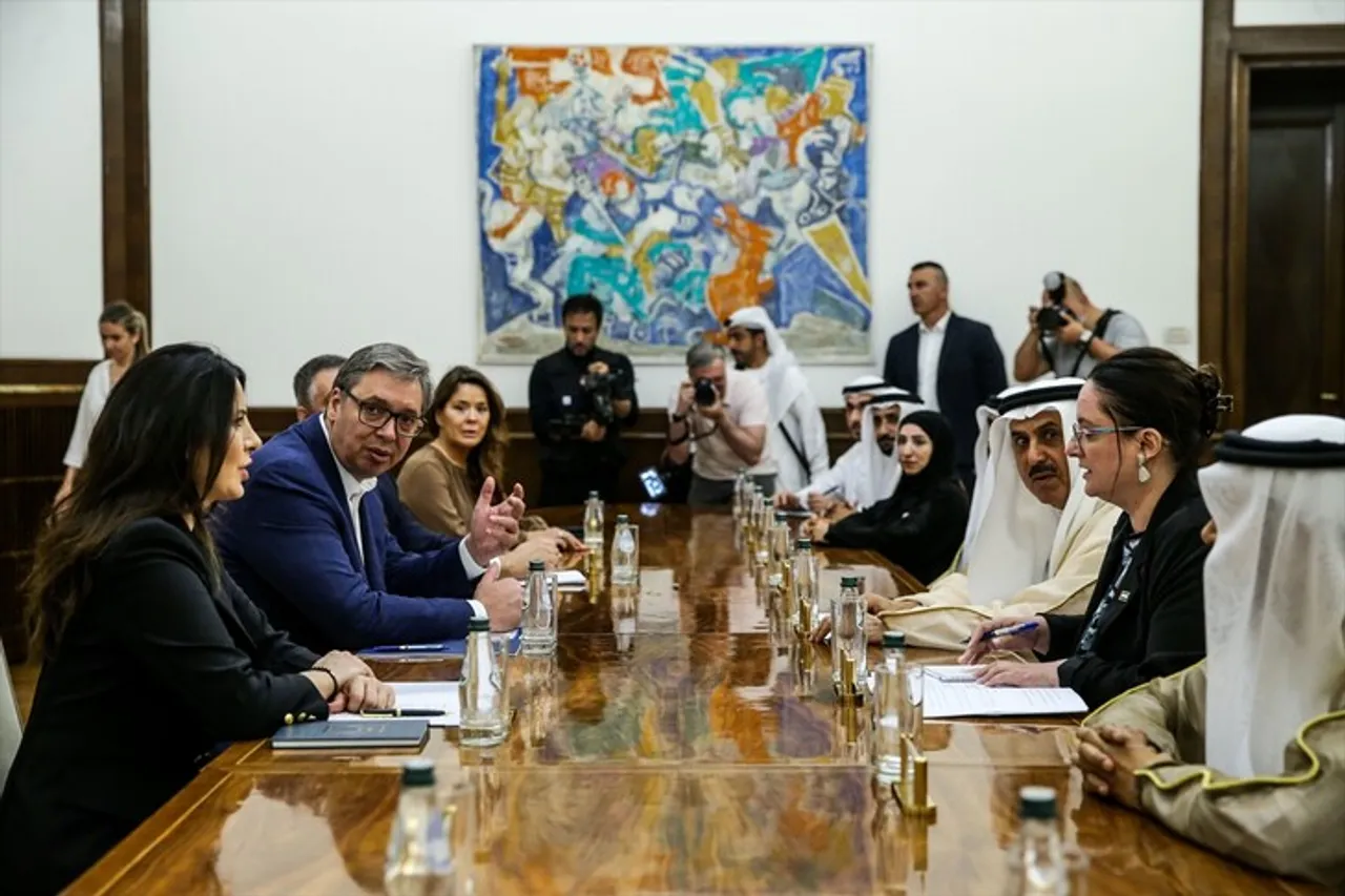 Vučić sa zvaničnikom UAE-a: Jedan od najznačajnijih partera Srbije