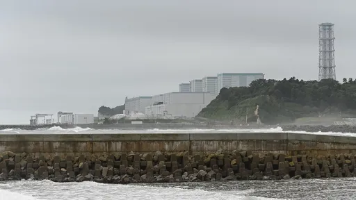 Japan započeo uklanjanje nuklearnog goriva iz reaktora u Fukushimi