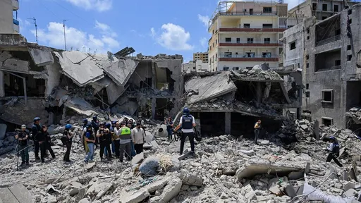 ארבעה עשר בני אדם נהרגו בתקיפות ישראליות בדרום לבנון, תוך הפרת הפסקת האש
