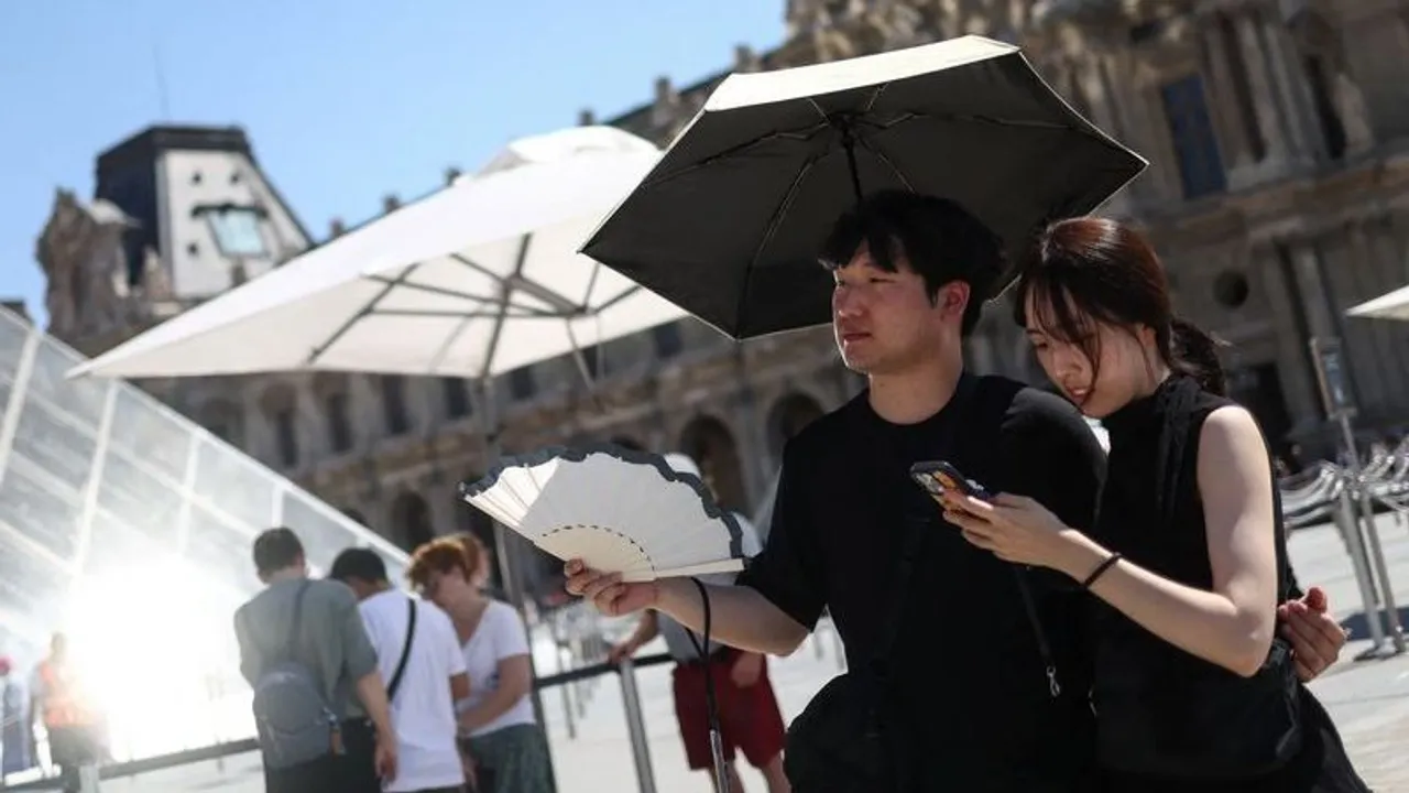 Canicule: les fortes chaleurs bousculent le quotidien des Franciliens