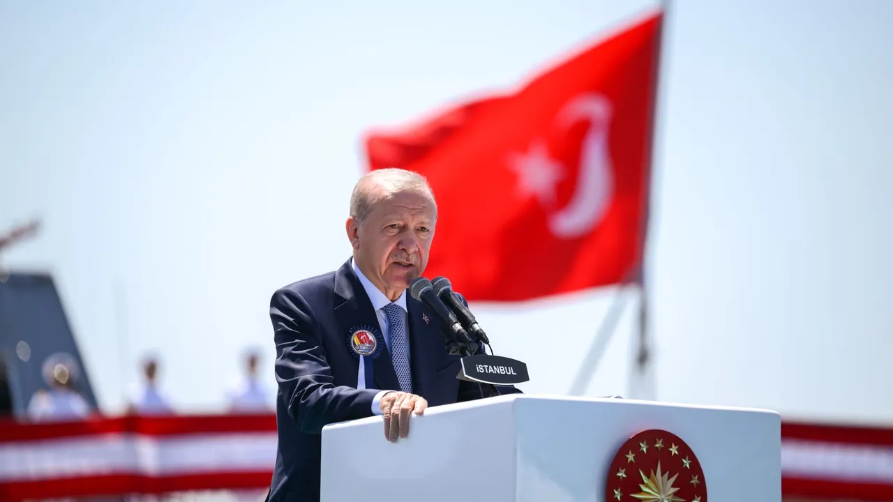 أردوغان: تركيا صدّرت أول سفينة حربية في تاريخها إلى دولة عضو بالناتو والاتحاد الأوروبي