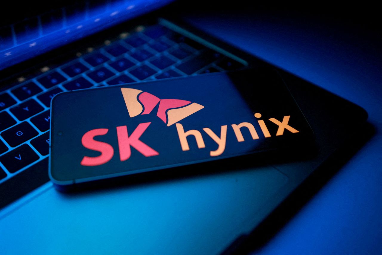 South Korea's SK Hynix surpasses Samsung in market value amid AI chip boom