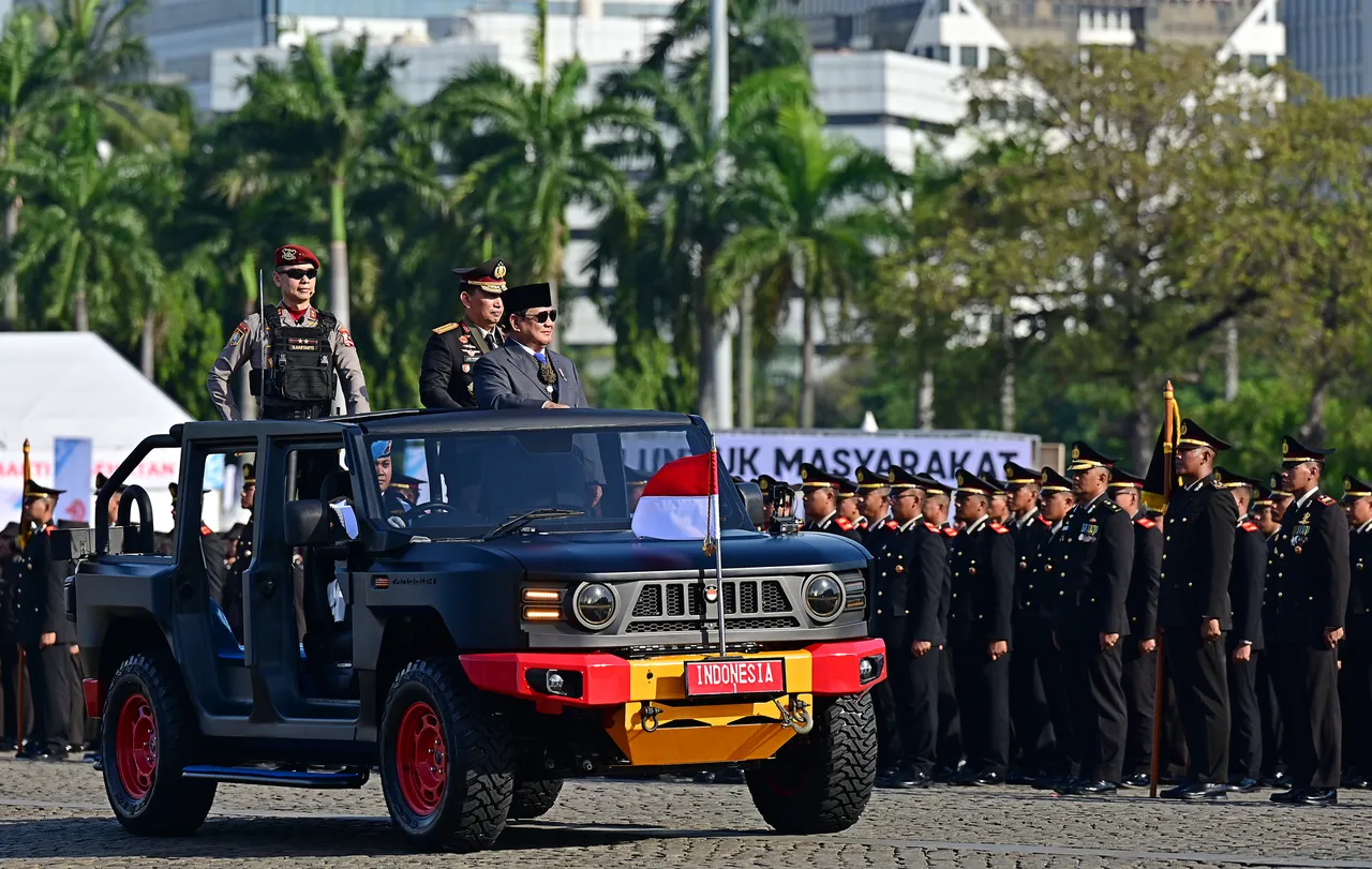 Prabowo sahkan revisi UU Polri, atur penugasan sipil hingga batas usia pensiun