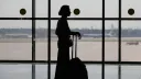 Aeroportos de Moscovo fecham brevemente após Rússia dizer que quase 60 drones foram abatidos