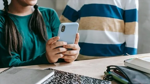 Češka zabranjuje mobilne telefone u školama od septembra naredne godine