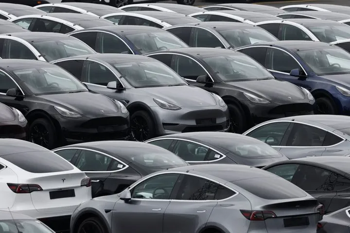 Teslina prodaja u EU porasla 152,4 posto u maju dok se pojačava rivalstvo s BYD-om