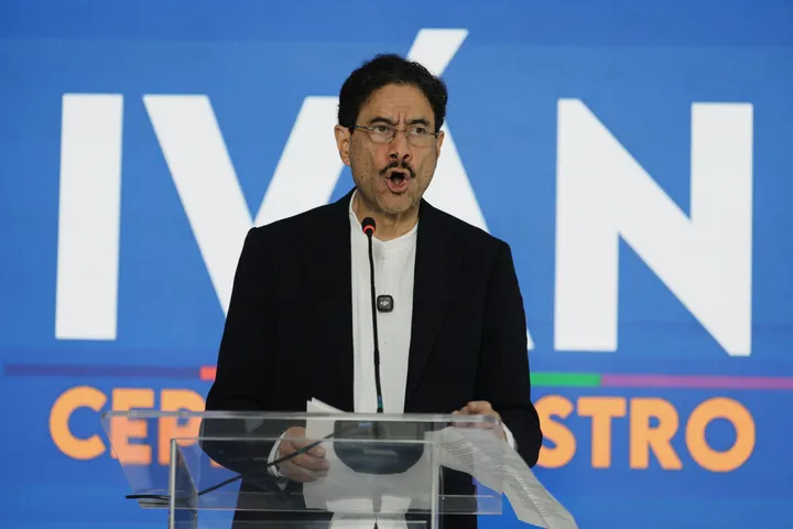 Left-wing candidate Ivan Cepeda concedes tight Colombia election