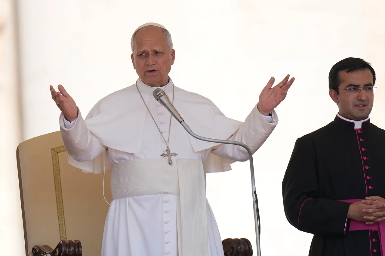 Papa upozorio na moralnu neutralnost u vještačkoj inteligenciji