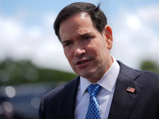 Rubio inicia visita ao Médio Oriente; países aliados aguardam respostas às perguntas sobre o Irão