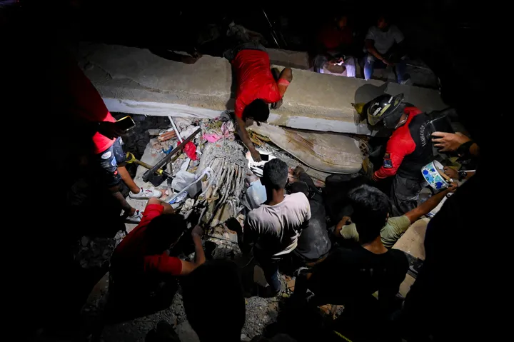 World reacts with condolences, aid offers after deadly earthquakes strike Venezuela