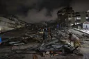 When the Earth shakes thrice. What links major earthquakes hours apart?