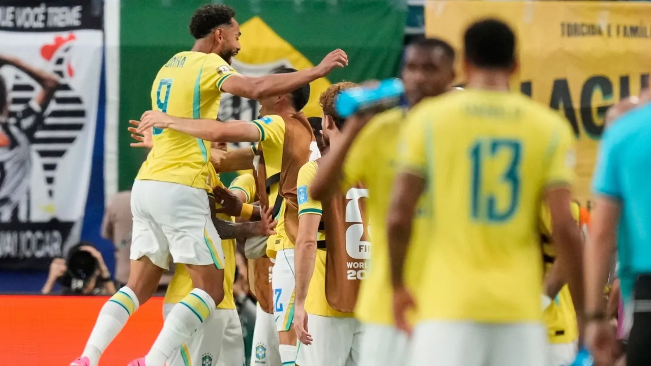 Brasil vence o Grupo C por diferença de golos em relação a Marrocos, com ambas as seleções a avançar