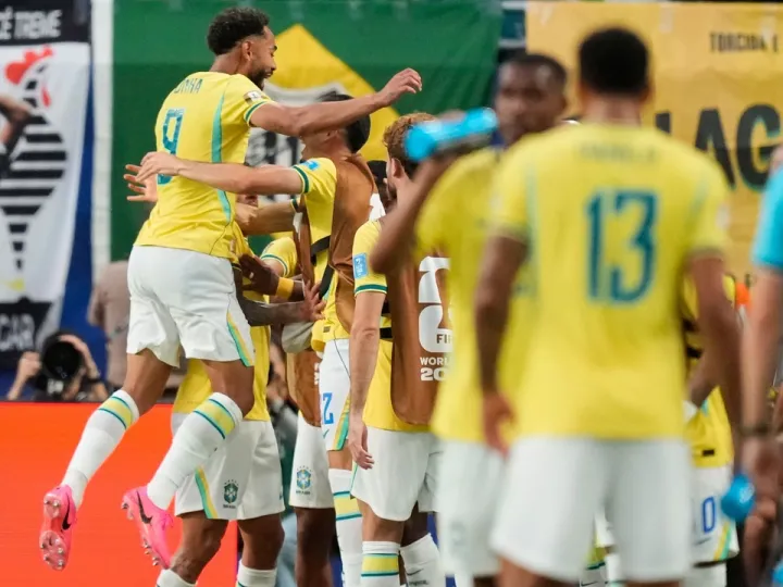 Brasil vence o Grupo C por diferença de golos em relação a Marrocos, com ambas as seleções a avançar